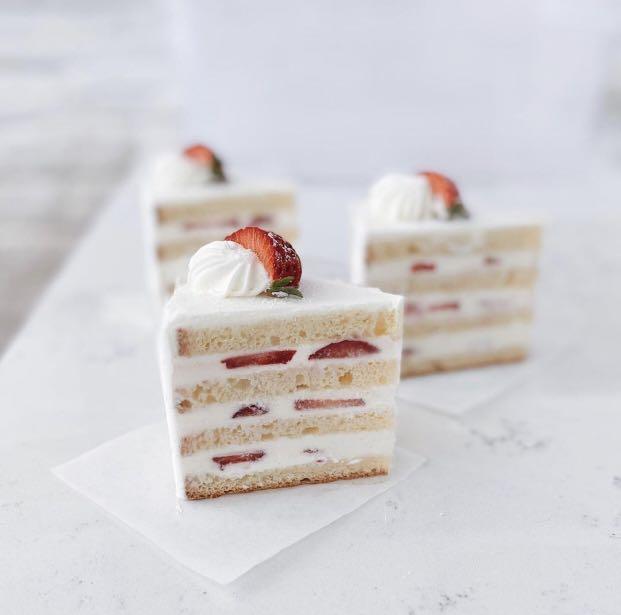 Strawberry Shortcake 6”, Food & Drinks, Homemade Bakes on Carousell