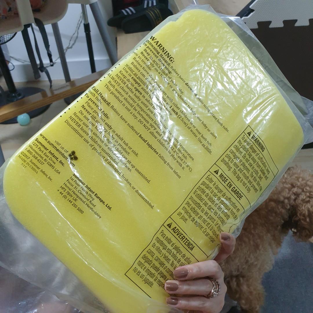 Summer comfy bath sponge (Category: Bathtub & Bath Accessories) located in Manila. Submitted by loft1890 (Listing ID 1082823569, Image 2). Description: Bought in the US for $10.