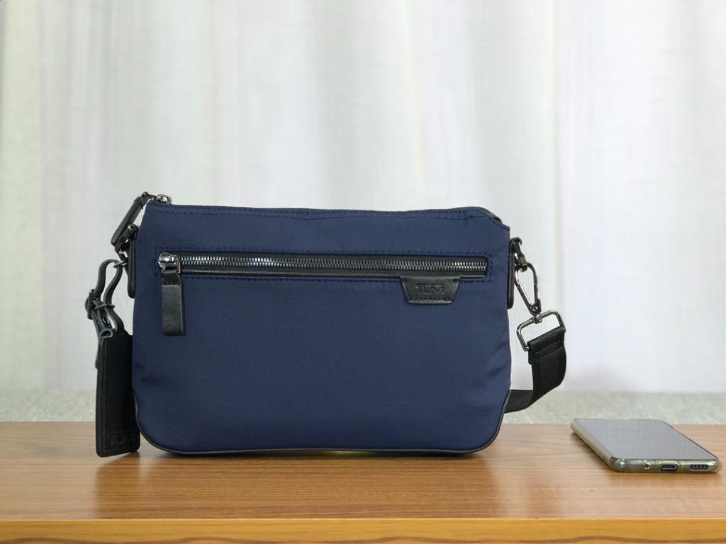 TUMI HARRISON MESSENGER CLUTCH Men s Fashion Bags Belt bags