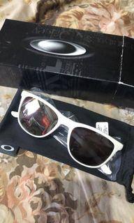 Unisex Brand New Oakley shades