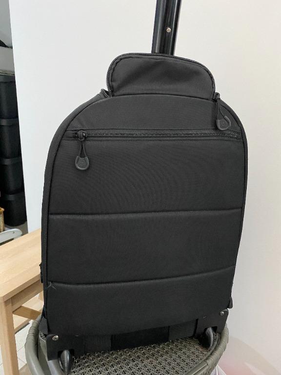 Victorinox VX Sport Wheeled Scout (a wheeled trolley and a backpack, 2