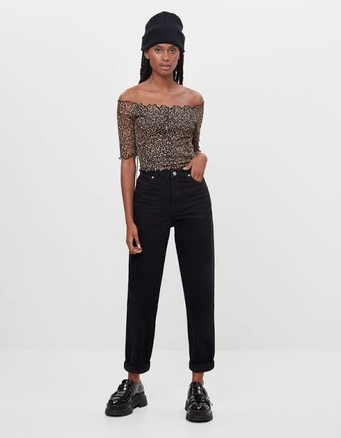 Bershka Mom Jeans, Fesyen Wanita, Pakaian Wanita, Bawahan di Carousell