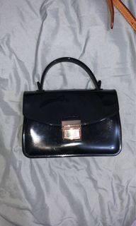 (Category: ) located in . Submitted by hannahello (Listing ID 1082964286, Image 1). Description: .