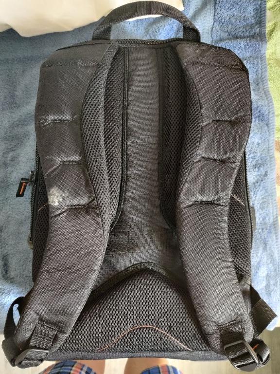 Case Logic SLR Camera/Laptop Backpack (Category: Camera Bags & Carriers) located in Quezon City. Submitted by ryuko.matoi (Listing ID 1082904420, Image 3). Description: Case Logic SLR Camera/Laptop Backpack No issues No tear All zippers are working No trade/swaps No reservation MOP - BPI.