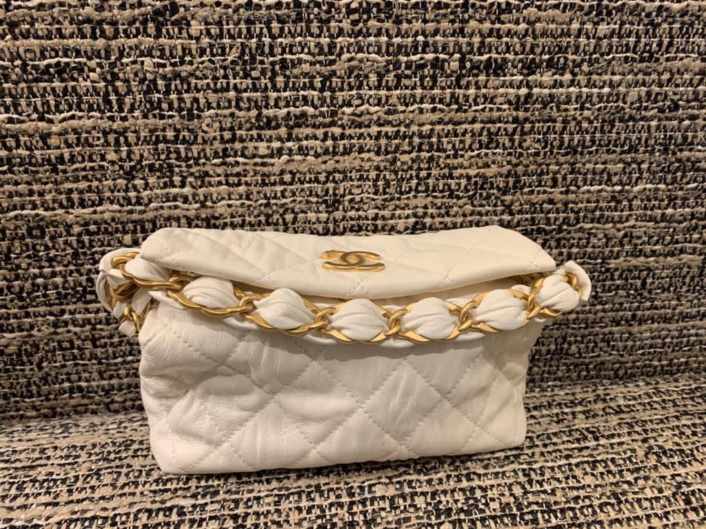 Chanel small hobo bag / Chanel hobo bag in white, 女裝, 手袋及銀包 ...