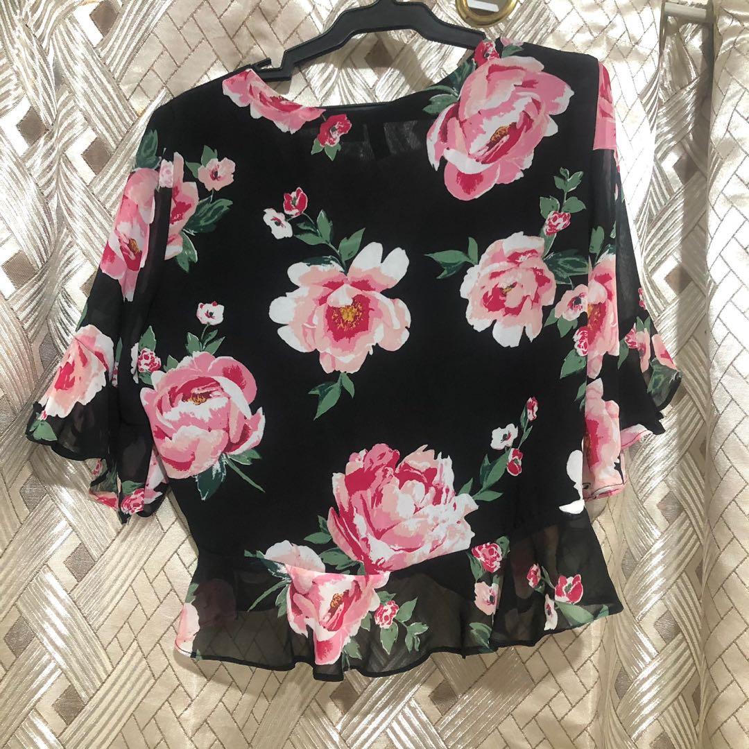 Floral Top (Category: Blouses) located in Cebu City. Submitted by malynnn (Listing ID 1082950345, Image 3). Description: .