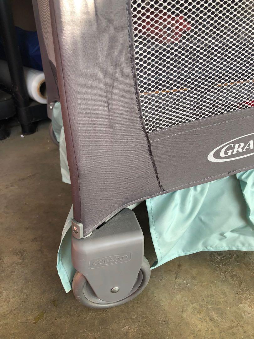 Graco mini outlet playpen