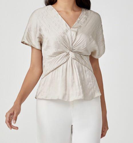 Kaela Knot Front Top (BNWT), Fesyen 