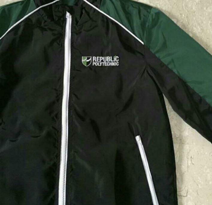 LF republic polytechnic jacket (Category: Sleeveless) located in Singapore. Submitted by gyoukaito (Listing ID 1082860587, Image 1). Description: IF HAVE PLS DM ME I REALLY WANT IT.