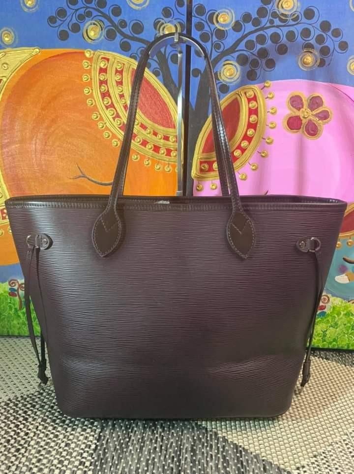 LV Neverful MM in Quetsche Epi (Category: Luxury Bags & Wallets) located in Manila. Submitted by bagislifeshop (Listing ID 1082971276, Image 1). Description: 8.5/10 condition with dustbag.