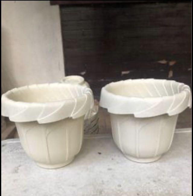 Plastic Garden Pots for sale!, Furniture & Home Living, Gardening