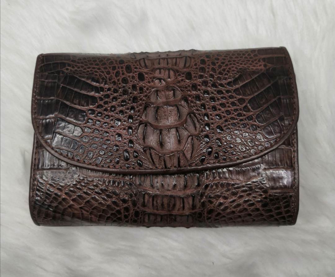 River crocodile wallet store