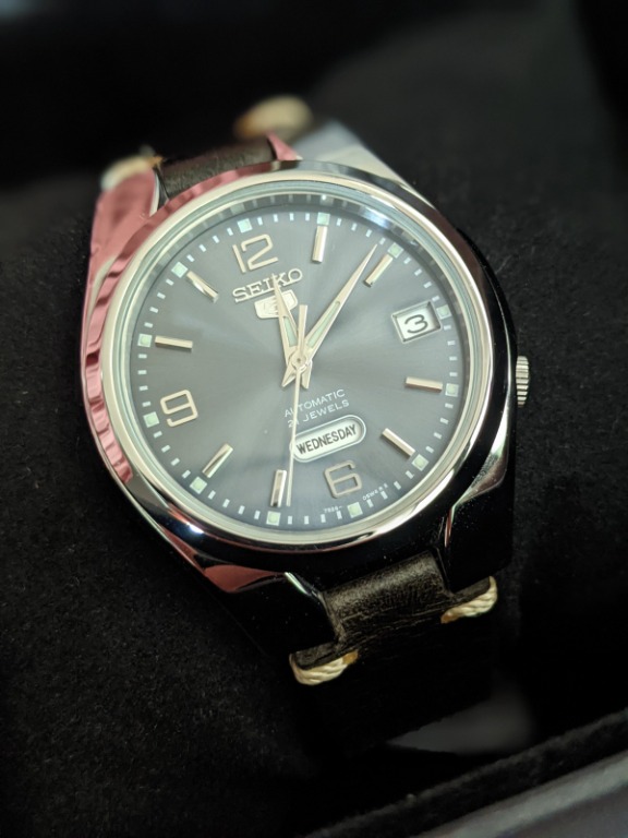 Seiko SNK621 with brand new bracelet, Luxury, Watches on Carousell