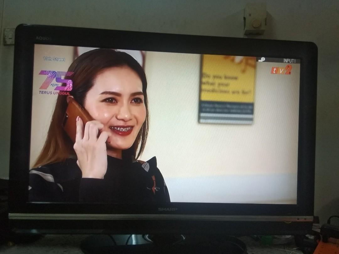 Sharp Lcd tv 32 inches, TV & Home Appliances, TV & Entertainment, TV on