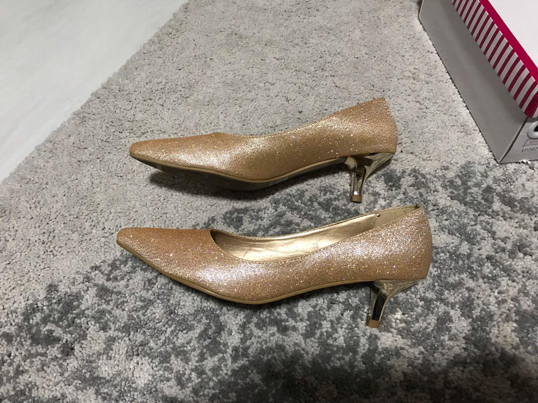 Gold new arrivals shiny shoes