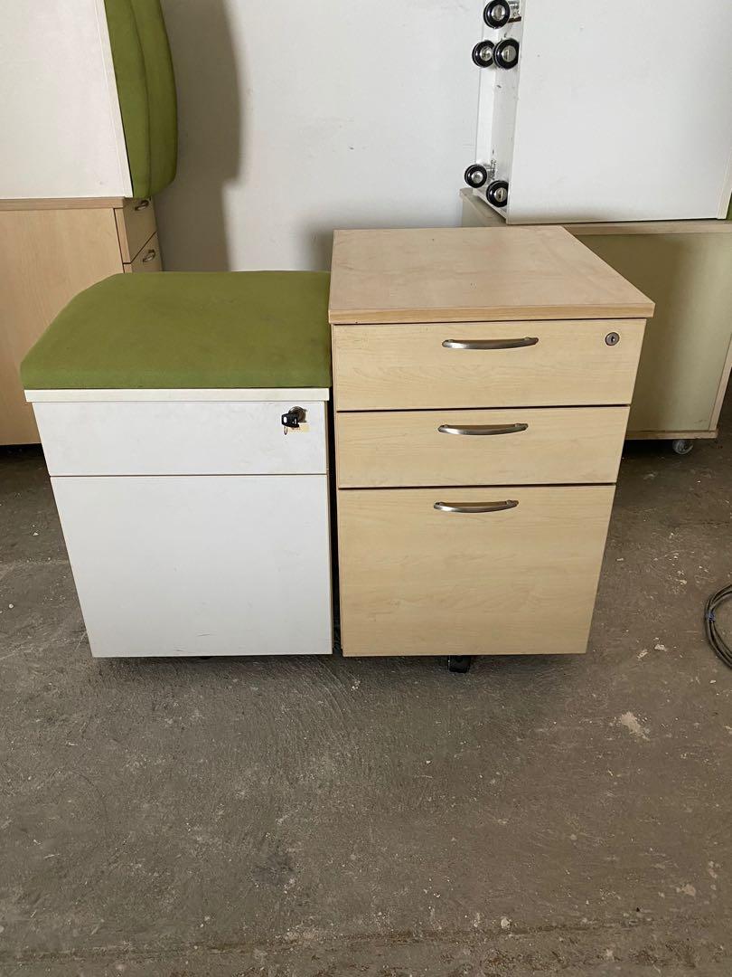 Side Table (Category: Tables & Sets) located in Singapore. Submitted by gemstories.sg (Listing ID 1082941118, Image 2). Description: MOVING OFFICE!! THUS CLEARING!! 4X WHITE W/ CUSHION.