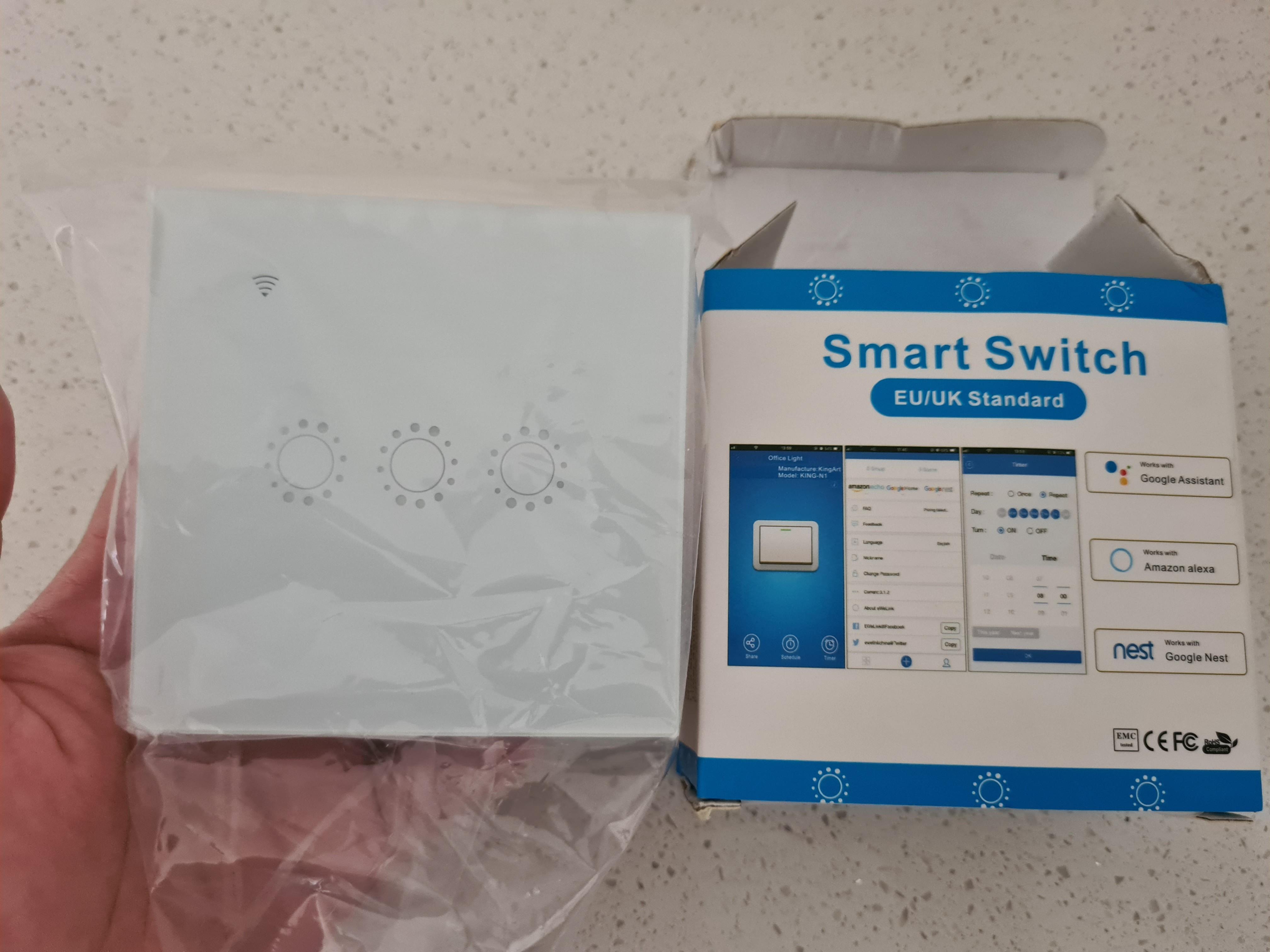 smart switch (Category: Nintendo) located in Singapore. Submitted by aetouchz (Listing ID 1082904873, Image 2). Description: Selling Extra Switches.