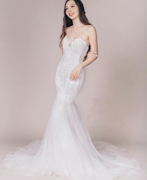 White trumpet mermaid dress top