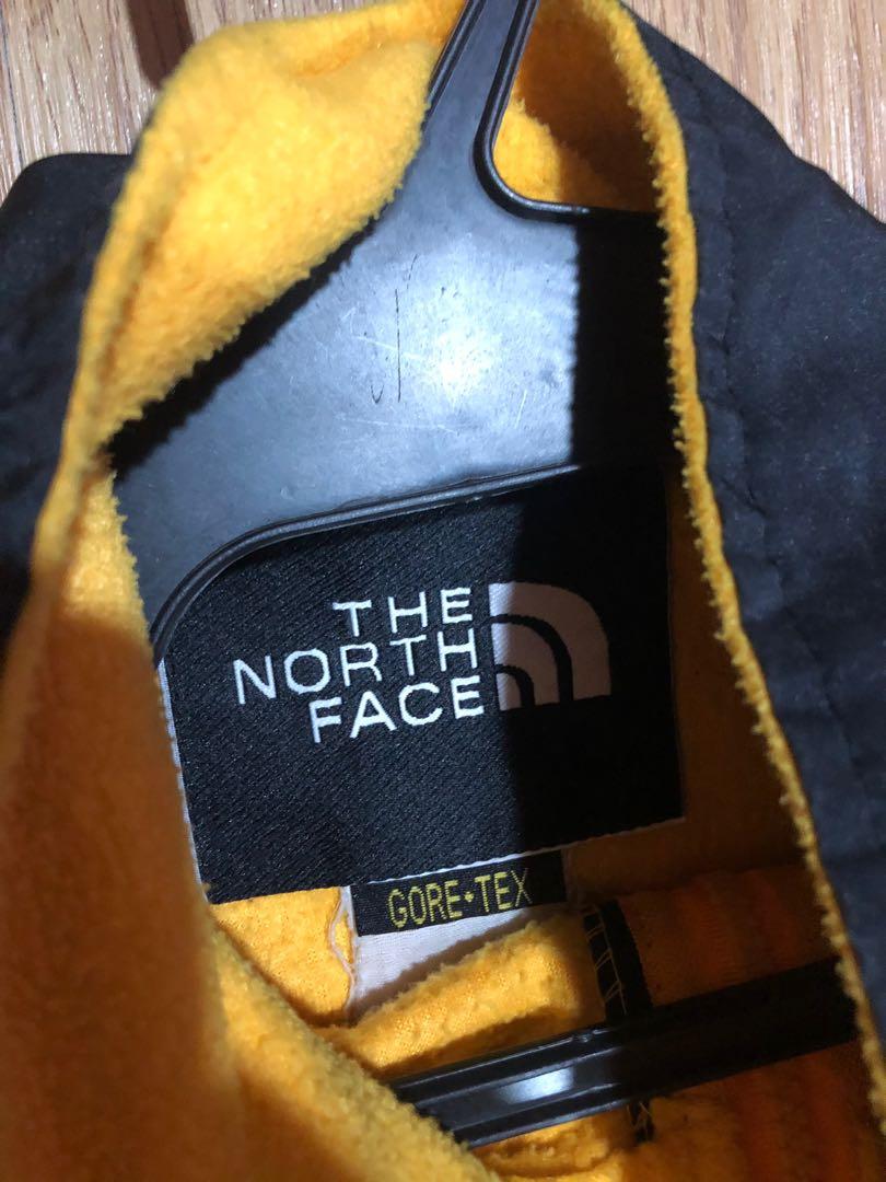 The North Face x Goretex fleece jacket (Category: Coats, Jackets and Outerwear) located in Imus. Submitted by migzcuya (Listing ID 1082984189, Image 3). Description: The North Face x Goretex jacket Mine: 600 Size: Large Dimensions: 21width x 28length Condition: Excellent.