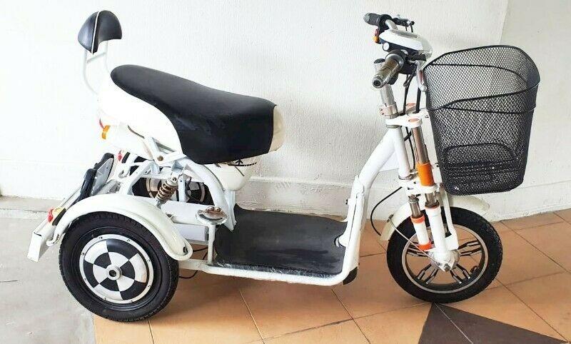 BaReLy USED 3 WHeeLs ELECTRiC SCooTeR 14 ins wheels NO BATTERY OnLy 888 TV Home Appliances TV Entertainment Entertainment Systems Smart Home Devices on Carousell