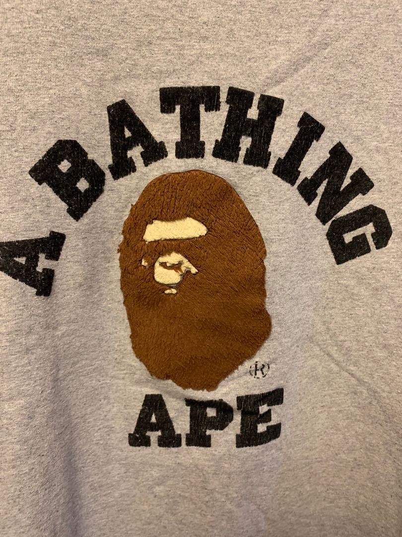 A Bathing Ape （分類：T-shirt、恤衫、有領衫）位於 Hong Kong。 由 yaukime 提交（商品編號 1083175896，圖片 2）。簡介： 心口ape logo係毛毛質地。