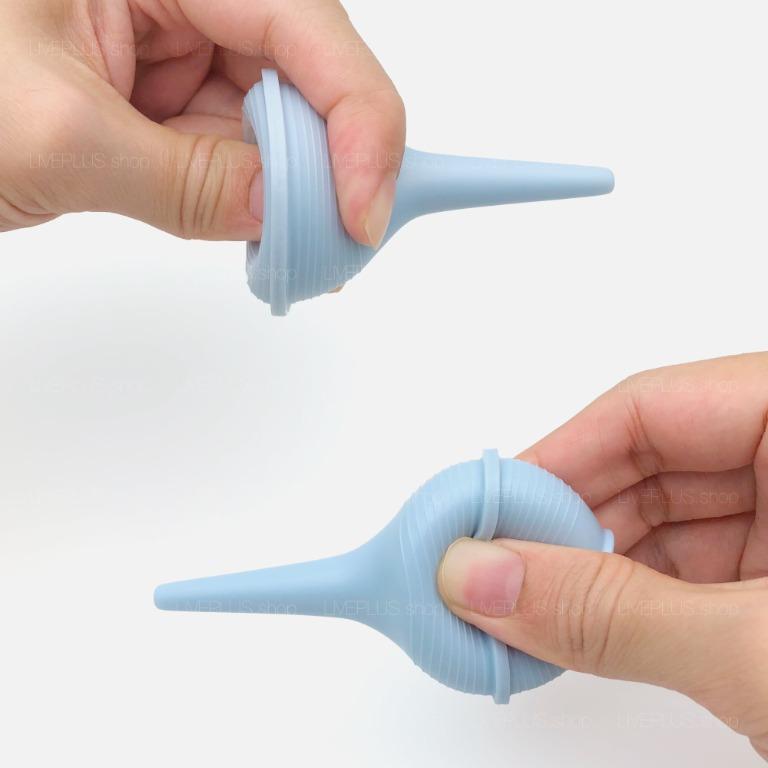 Bulb syringe for suctioning mucous deals