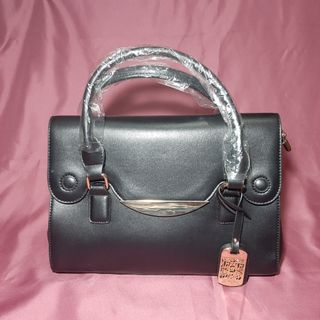 (Kategori: ) berada di . Dikirim oleh luthfiaaptr (ID iklan 1083168514, Gambar 1). Deskripsi: .