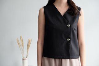 Black CHLOE top (S2)
