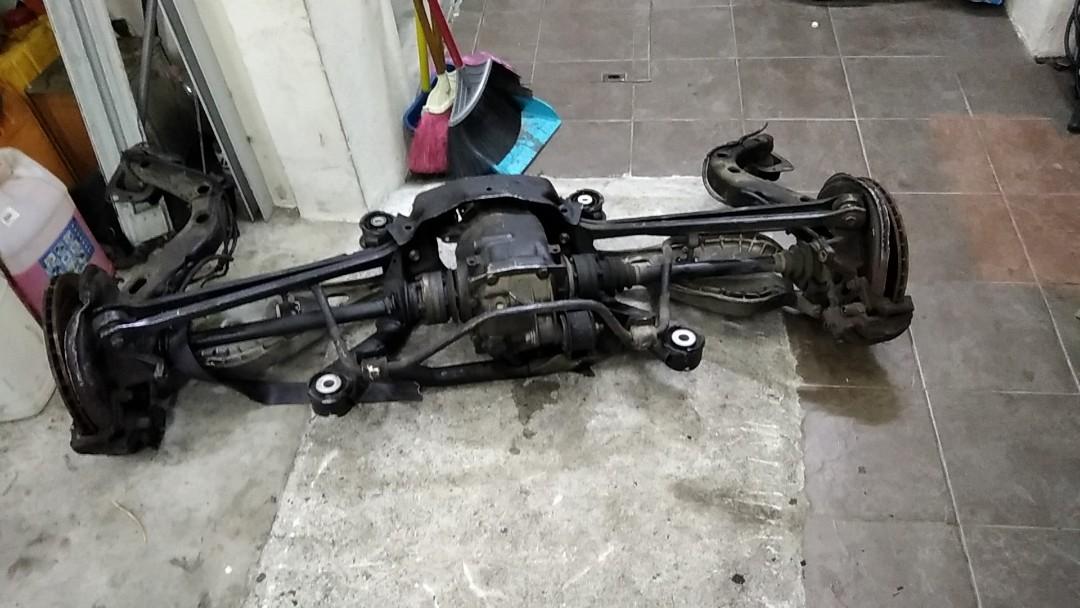 Bmw axle top