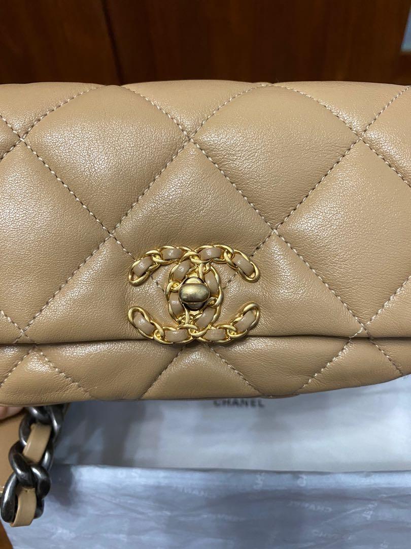 Chanel 19 leather handbag Chanel Black in Leather - 28967778