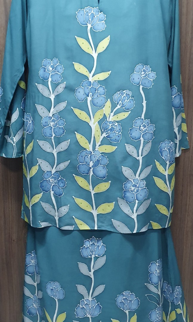 Exclusive Baju Kurung Modern Batik Lukis Tangan Women S Fashion Muslimah Fashion Baju Kurung Sets On Carousell