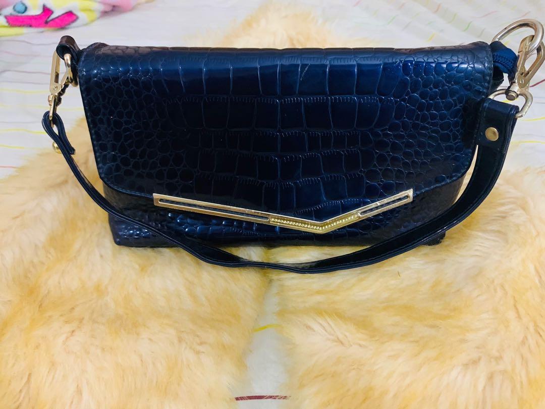 faux croc tote bolsa