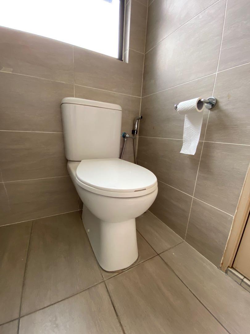 Johnson Suisse Toilet bowl and bidet, Furniture & Home Living, Bathroom