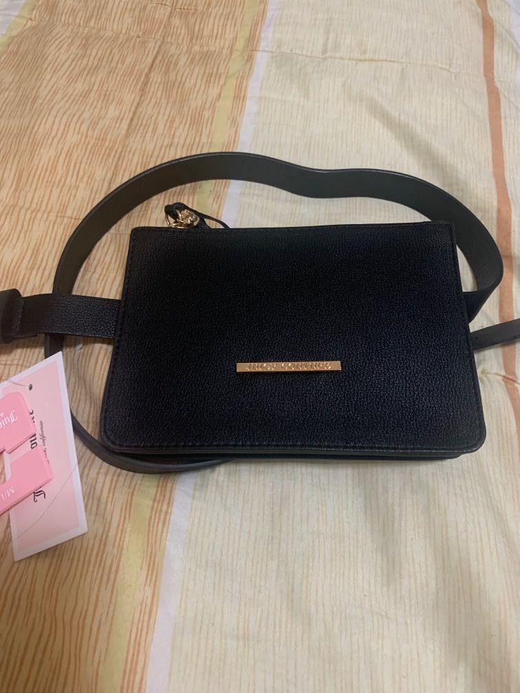 Juicy Couture (Category: Belt bags, Clutches and Pouches) located in Quezon City. Submitted by carousel1675 (Listing ID 1083078281, Image 1). Description: Juicy Couture Belt Wallet size M/L.