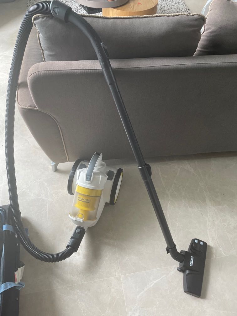 Karcher Vacuum 1100W Bagless V3 Premium, TV & Home Appliances, Vacuum