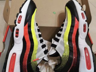 （分類：）位於 。 由 airmax95rays 提交（商品編號 1083079004，圖片 1）。簡介： 。
