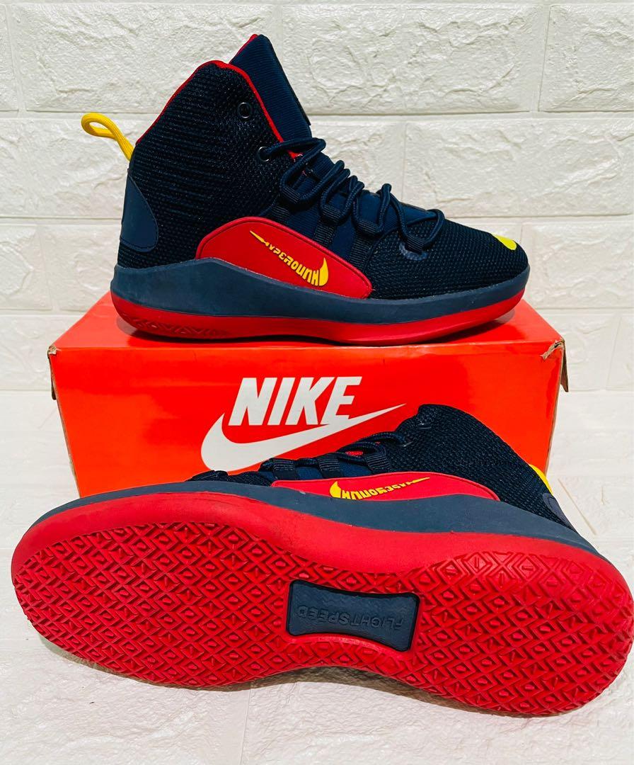 Nike hyperdunk top shoes
