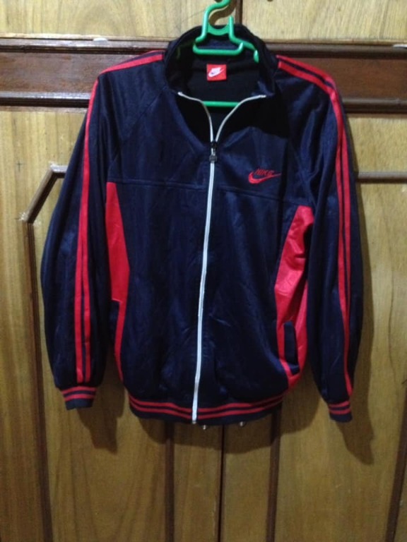 NIKE Jacket No Hood