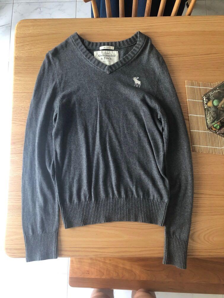 Abercrombie v store neck sweater