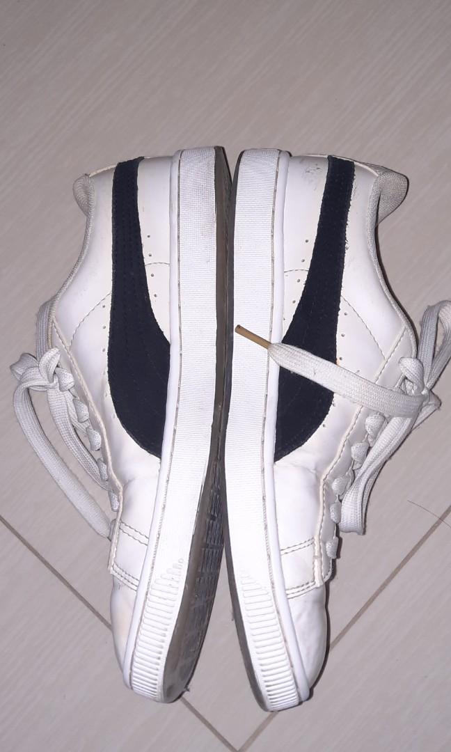 Puma BTS (Category: Sneakers) located in Singapore. Submitted by hello68 (Listing ID 1083173824, Image 4). Description: puma BTS UK 5.5 US 6.5 woman size/Lady User bought $1XX plus PUMA X BTS collaboration shoes. used condition quite good not very bad. Wear less than 15 times..
