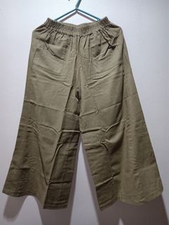 (Category: ) located in . Submitted by your.clothes (Listing ID 1083243619, Image 1). Description: .
