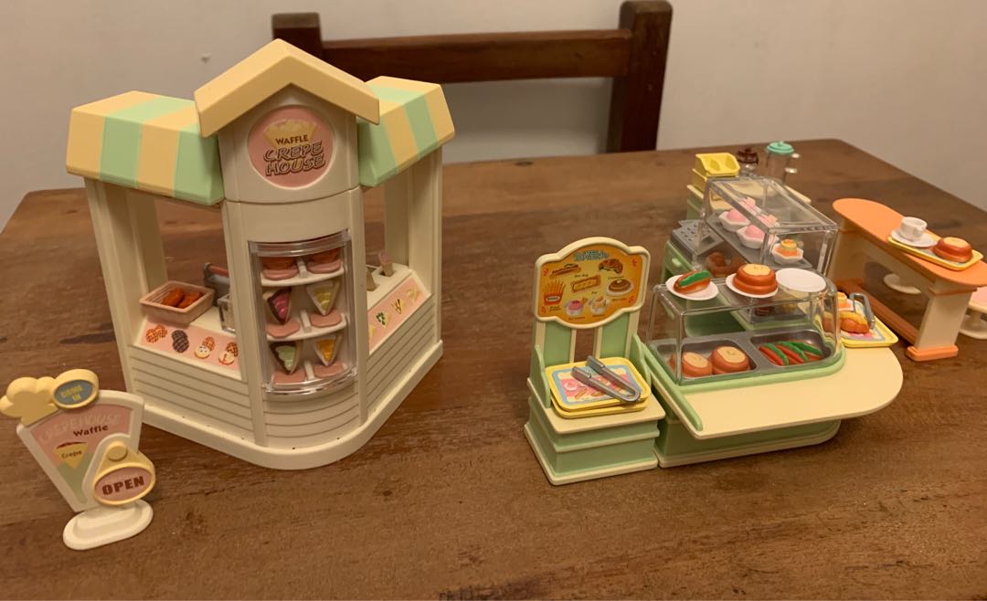 Sylvanian Families Crepe House and Brunch Stand Combo Furniture
