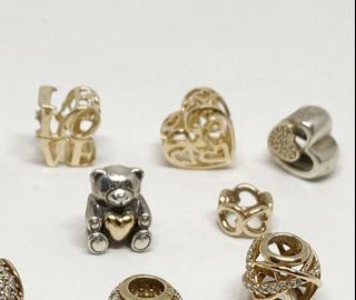 (Category: ) located in . Submitted by branded_luxe (Listing ID 1083324262, Image 1). Description: .