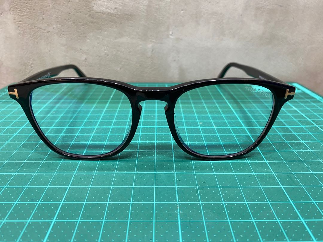 全新Tom ford 名牌眼鏡意大利製開倉價5625, 男裝, 手錶及配件, 眼鏡- Carousell