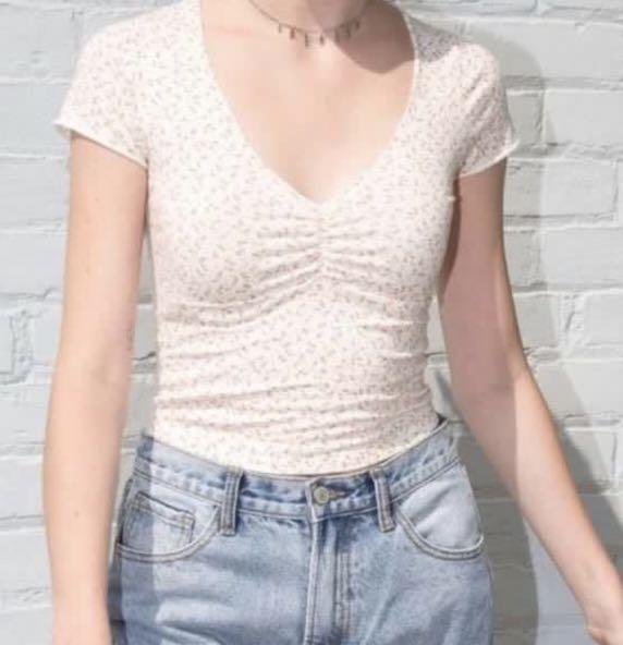 Bnwt Brandy Melville Pink Floral Gina Women S Fashion Clothes Tops On Carousell