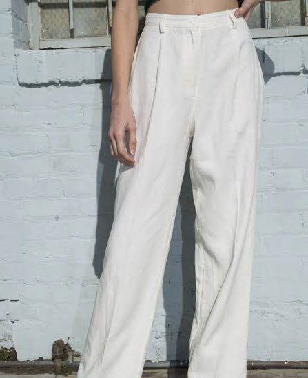 Brandy Melville Amelia Linen Pants (Category: Other Bottoms) located in Paranaque City. Submitted by ttatiana (Listing ID 1083317492, Image 2). Description: super cute textured linen pants price: $35 + tax / shipping not sold in the ph site inseam is 24 inches, hem was slightly shortened.