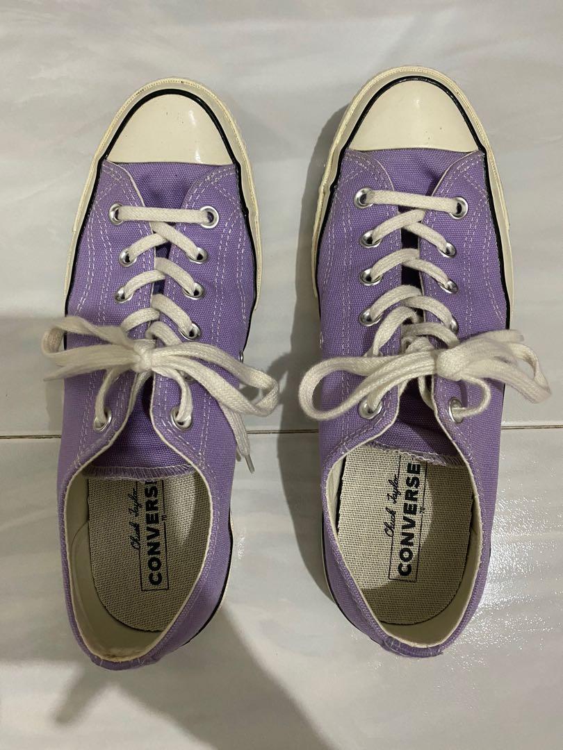 lavender low top converse