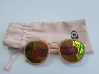 (Category: ) located in . Submitted by jam.closet (Listing ID 1083272793, Image 1). Description: .
