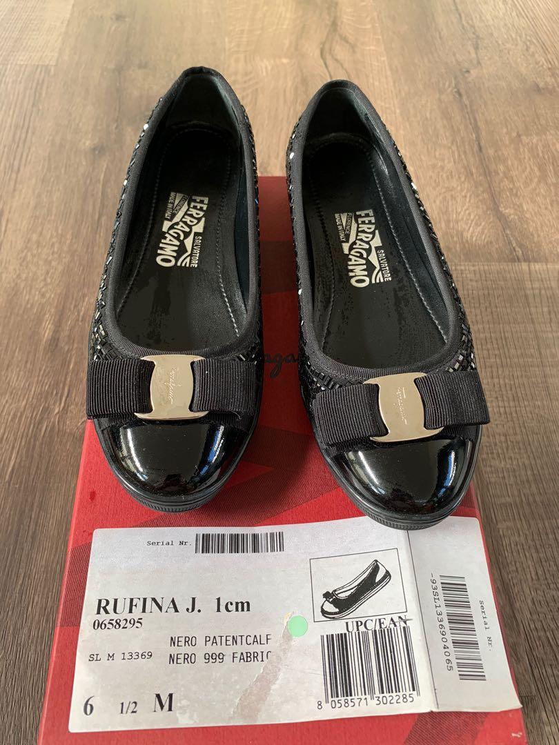 Ferragamo best sale rufina black