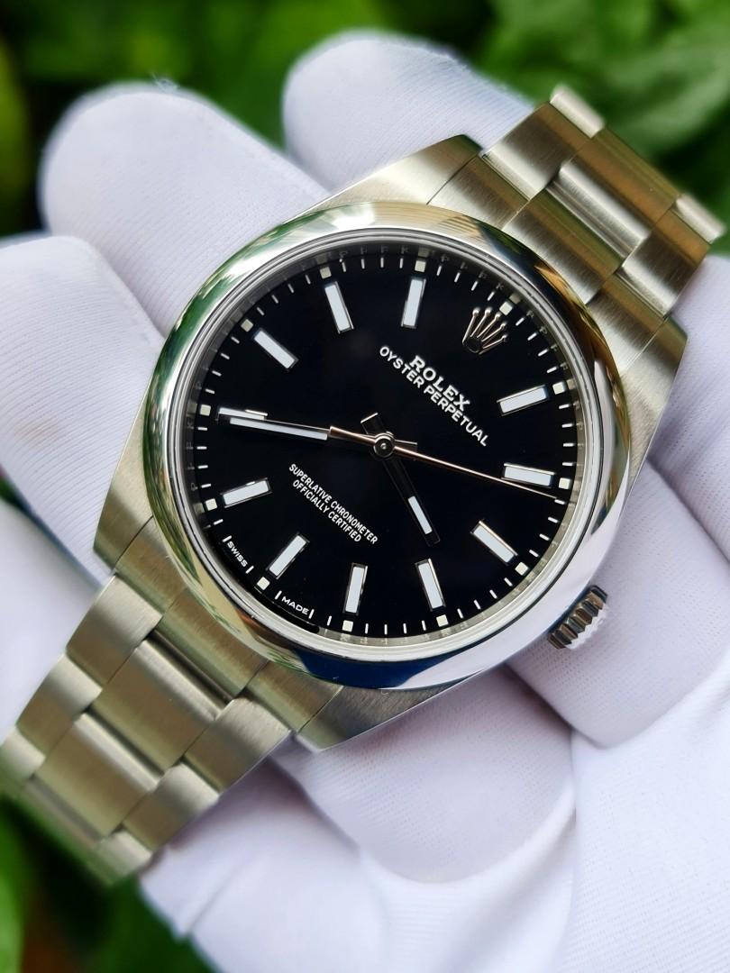 114300 black